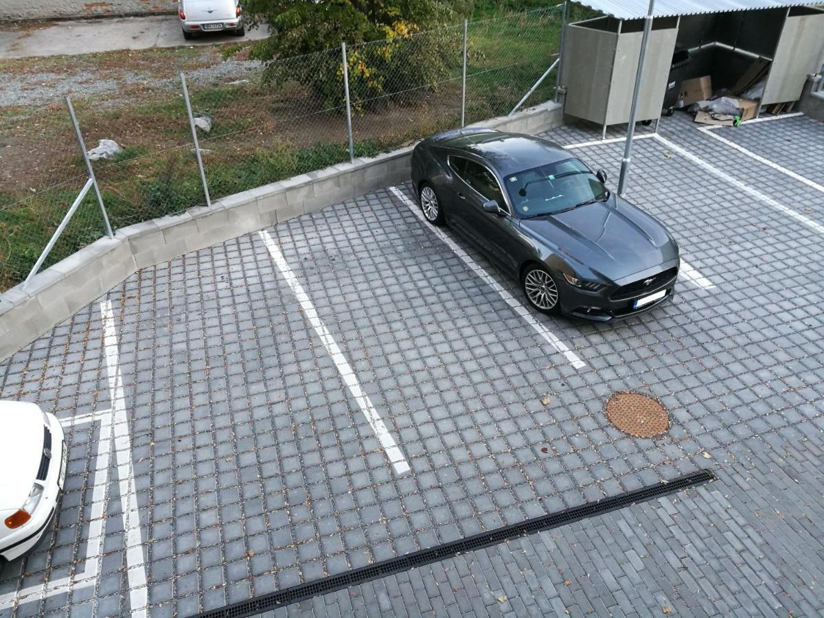 Bein Apartment With Parking 布尔诺 外观 照片