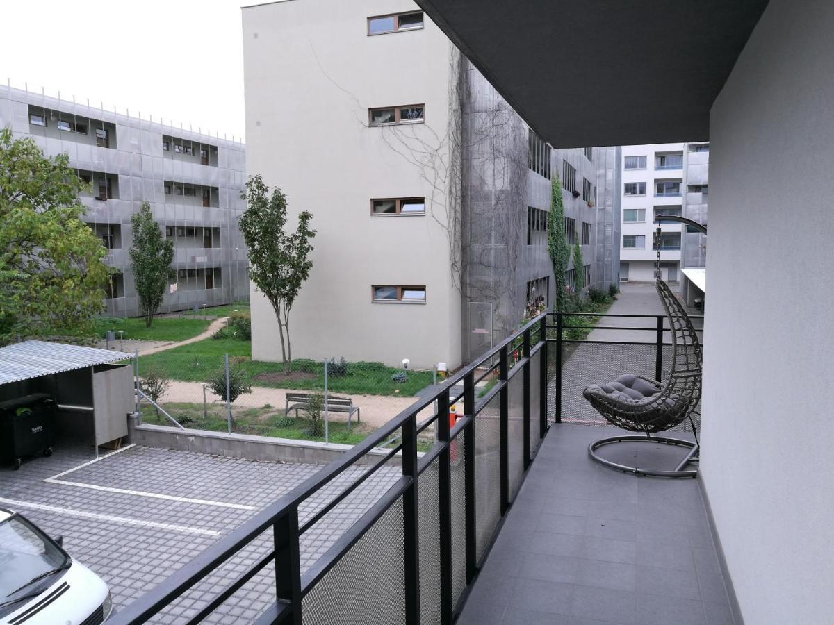 Bein Apartment With Parking 布尔诺 外观 照片